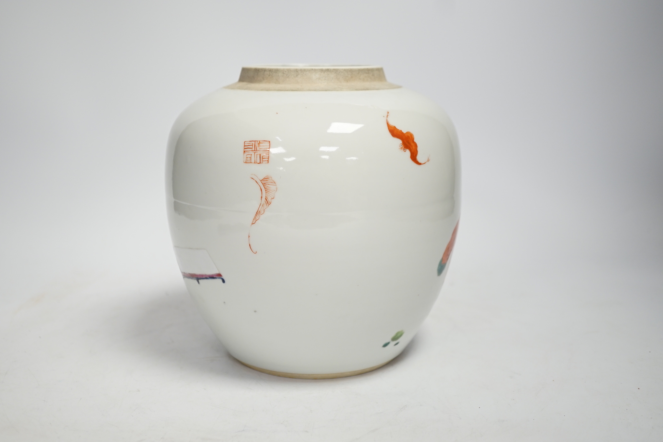 A Chinese famille rose ginger jar, late Qing, 18cm high